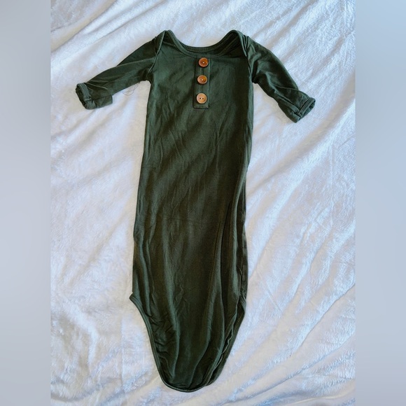 Caden Lane Bamboo Baby Gown - Picture 4 of 6
